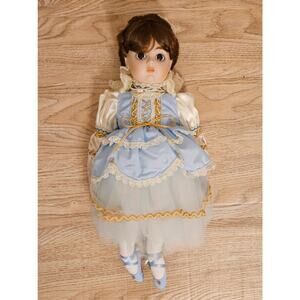 Gorham Musical JULIET Doll Plays Theme from Romeo & Juliet Vintage 1987 In Box